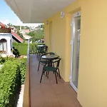 Justinos